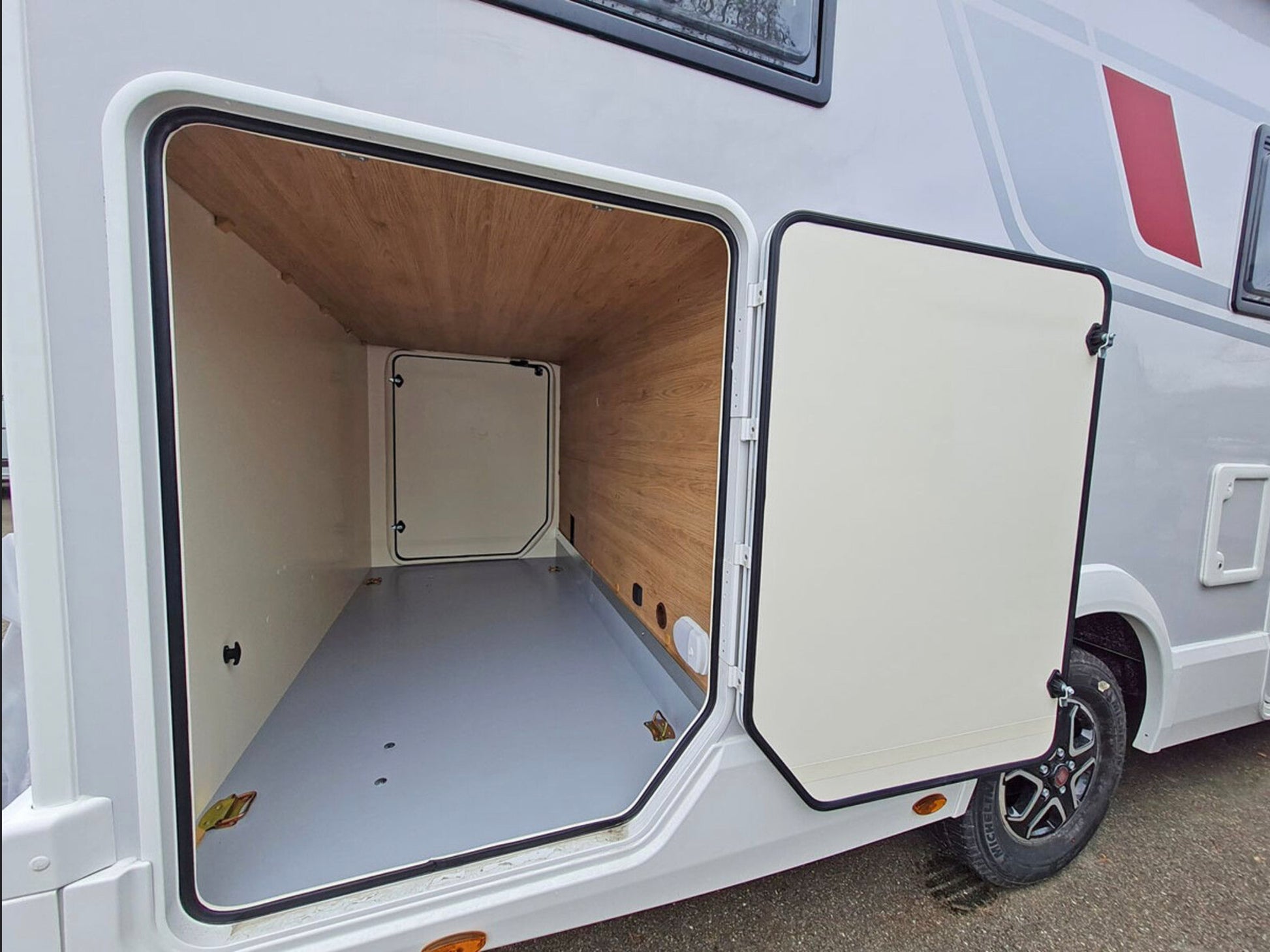 Roller Team -  Kronos Advance 285 TL Peugeot Boxer - LuCa - Mobile Adventures
